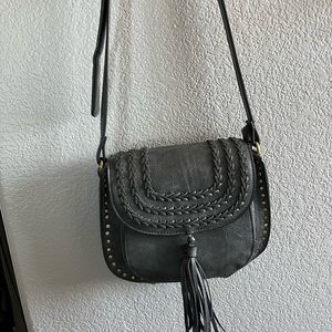 Cross body bag. Gray with Gold metal